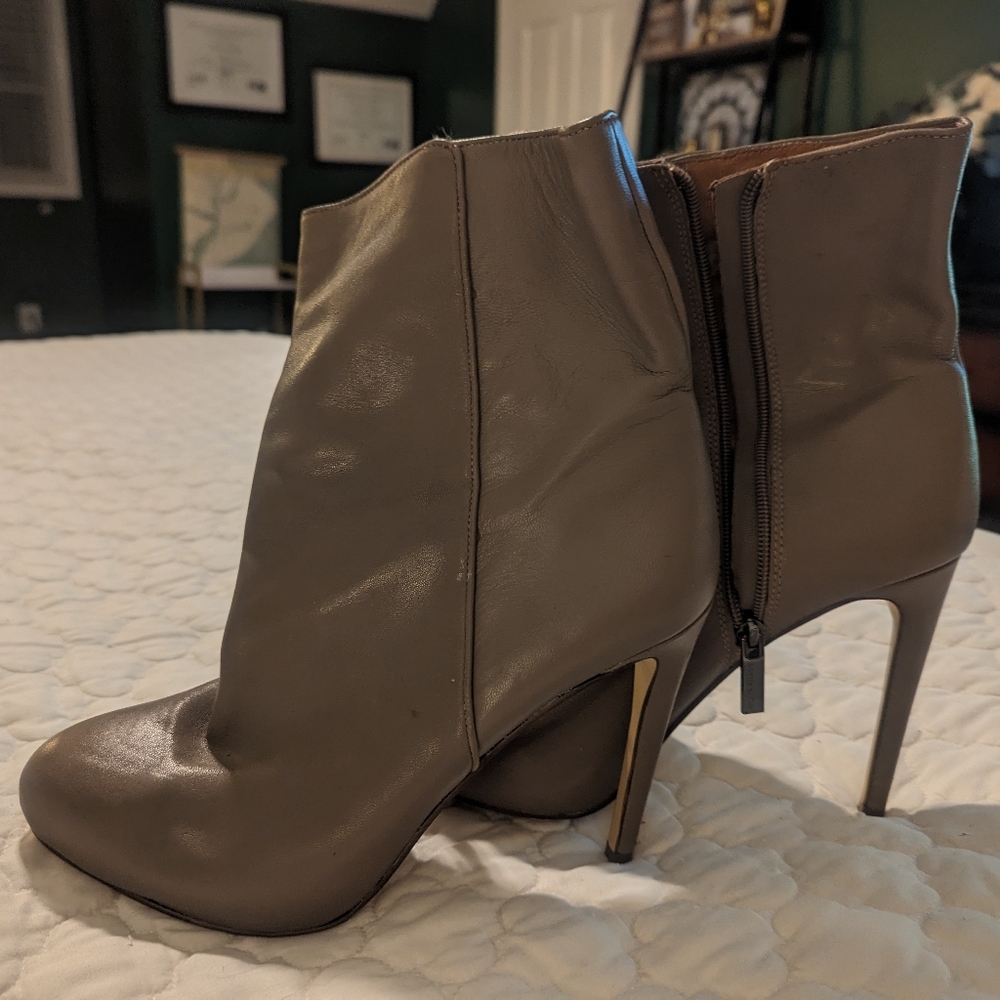 Sz 10 Louise et Cie Women's Leather Booties Ankle Boots Stiletto Heel Dress Boot